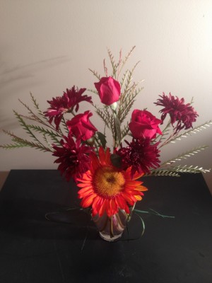 Red gerberas and roses