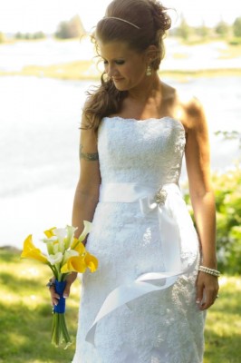 Deanna with her bouquet