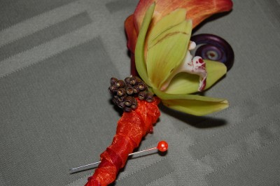 Corsage with a calla lily and orchid